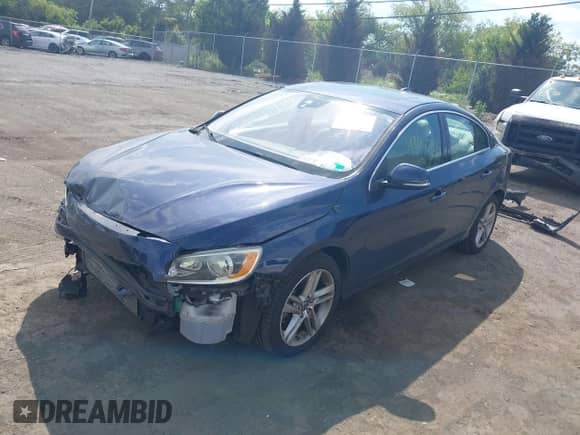2015 Volvo S60 T5 Drive-E Premier with VIN YV140MFK9F1353755, listed as a IAAI auction lot 42947939 with 84,531 mi miles and . Bid and sale history available at DreamBid. Image 18.