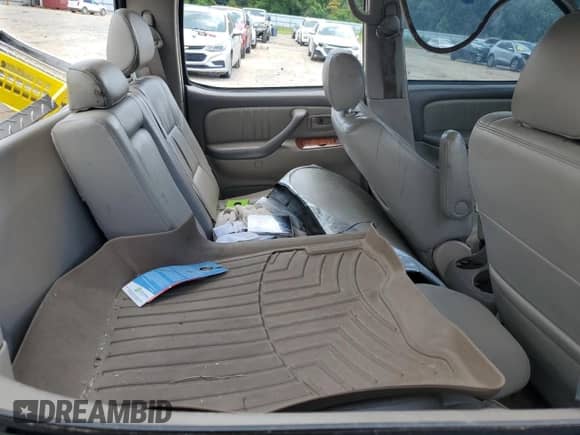 2006 Toyota Tundra Limited z VIN 5TBET38116S528236, wystawiony jako Copart lot #63235285 z przebiegiem Nie podano mil oraz Nie do naprawy • Non repairable. Historia ofert i sprzedaży dostępna na DreamBid. Obrazek 10.