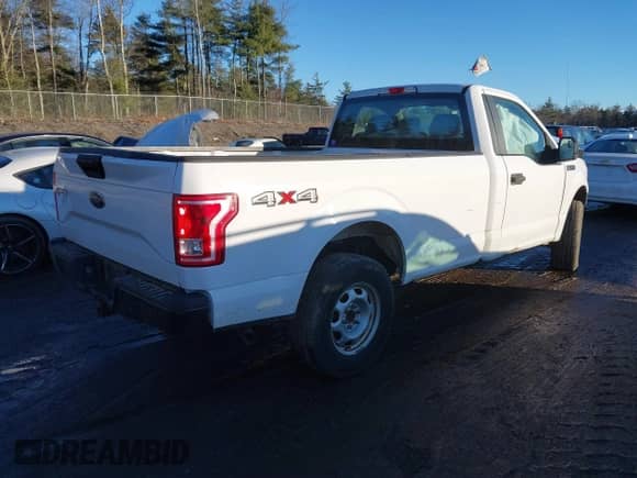 2017 Ford F-150 XL z VIN 1FTMF1E89HKE02961, wystawiony jako IAAI lot #41217931 z przebiegiem 80 434 mil mil oraz . Historia ofert i sprzedaży dostępna na DreamBid. Obrazek 4.