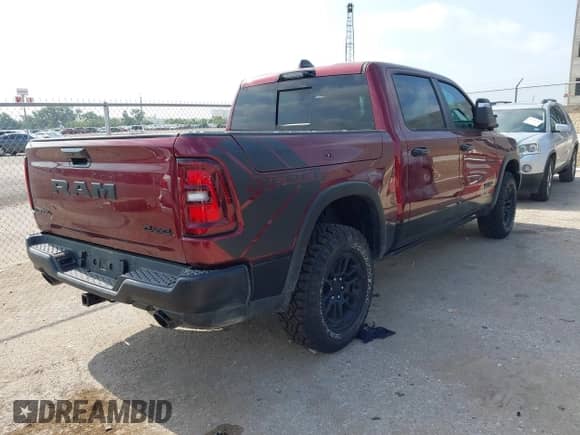 2025 Ram 1500 Rebel z VIN 1C6SRFLP1SN695600, wystawiony jako IAAI lot #42735761 z przebiegiem Nie podano mil oraz . Historia ofert i sprzedaży dostępna na DreamBid. Obrazek 4.