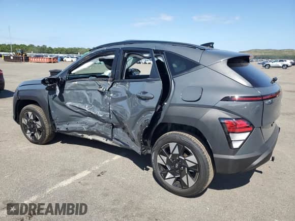 2025 Hyundai Kona SEL Convenience с VIN KM8HCCAB1SU322892, выставлен на аукционе Copart как лот 71726675 с пробегом 551 миль миль и Списание • Salvage title. История ставок и продаж доступна на DreamBid. Изображение 2.