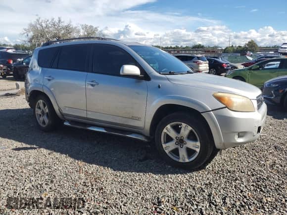 2007 Toyota RAV4 Sport with VIN JTMZD32V376049867, listed as a Copart auction lot 86206335 with 226,055 mi miles and Salvage title. Bid and sale history available at DreamBid. Image 4.