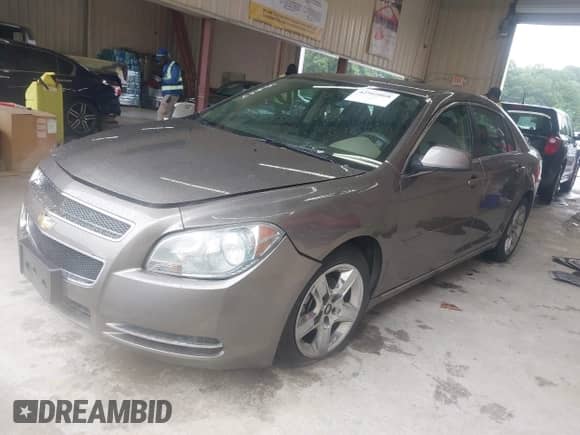 2010 Chevrolet Malibu 1LT с VIN 1G1ZC5E07A4125665, выставлен на аукционе IAAI как лот 42905068 с пробегом 105 000 миль миль и . История ставок и продаж доступна на DreamBid. Изображение 17.