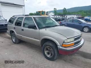 2003 Chevrolet Blazer LS с VIN 1GNCS13XX3K138344, выставлен на аукционе IAAI как лот 42251380 с пробегом Не указан миль и . История ставок и продаж доступна на DreamBid. Изображение 1.