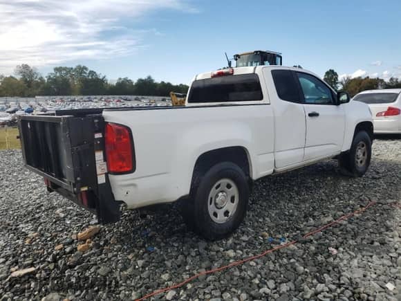 2017 Chevrolet Colorado 2WD WT с VIN 1GCHSBEA7H1251467, выставлен на аукционе Copart как лот 85192745 с пробегом 135 354 миль миль и Списание • Salvage title. История ставок и продаж доступна на DreamBid. Изображение 3.