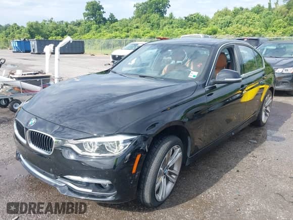 2018 BMW 3 Series 330i with VIN WBA8B9C59JEE82061, listed as a IAAI auction lot 42407420 with 132,344 mi miles and . Bid and sale history available at DreamBid. Image 17.