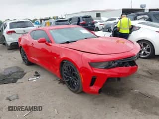 2018 Chevrolet Camaro 2LT с VIN 1G1FD1RS2J0175952, выставлен на аукционе IAAI как лот 42118022 с пробегом 88 877 миль миль и . История ставок и продаж доступна на DreamBid. Изображение 1.