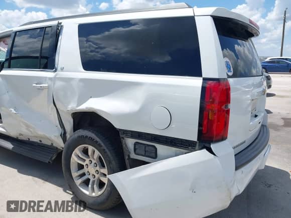 2017 Chevrolet Suburban LT с VIN 1GNSCHKC6HR267843, выставлен на аукционе IAAI как лот 42567555 с пробегом 132 583 миль миль и . История ставок и продаж доступна на DreamBid. Изображение 6.