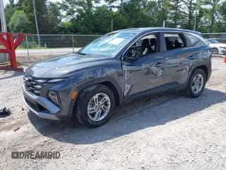 2025 Hyundai Tucson SE z VIN 5NMJA3DE8SH452175, wystawiony jako IAAI lot #42718719 z przebiegiem 13 547 mil mil oraz . Historia ofert i sprzedaży dostępna na DreamBid. Obrazek 2.