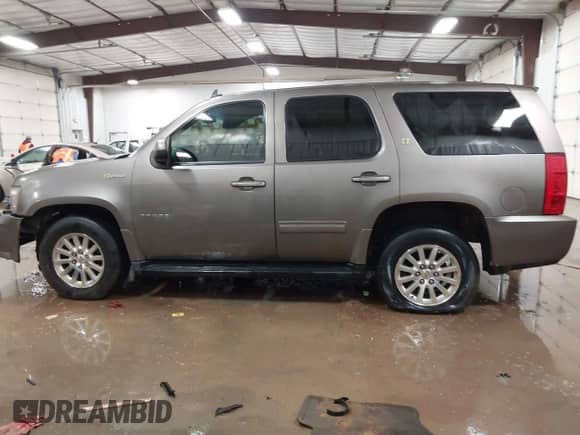 2011 Chevrolet Tahoe с VIN 1GNSKDFJ5BR283317, выставлен на аукционе IAAI как лот 41498152 с пробегом 229 185 миль миль и . История ставок и продаж доступна на DreamBid. Изображение 15.