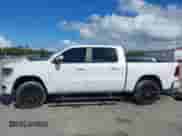 2023 Ram 1500 Laramie z VIN 1C6SRFJT3PN547844, wystawiony jako IAAI lot #43267971 z przebiegiem 17 029 mil mil oraz . Historia ofert i sprzedaży dostępna na DreamBid. Obrazek 14.