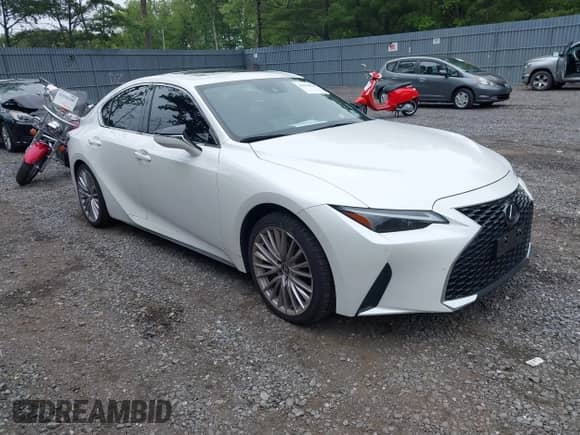 2023 Lexus IS 300 z VIN JTHD81F21P5050734, wystawiony jako IAAI lot #42464046 z przebiegiem 25 957 mil mil oraz . Historia ofert i sprzedaży dostępna na DreamBid. Obrazek 1.