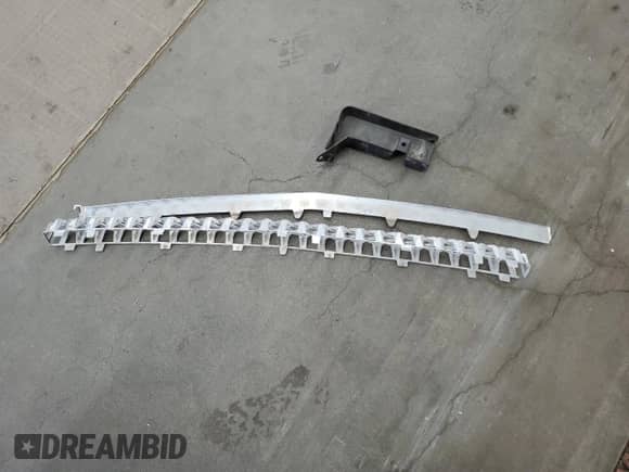 2010 Chevrolet Avalanche LTZ с VIN 3GNVKGE01AG181731, выставлен на аукционе Copart как лот 69095655 с пробегом 180 588 миль миль и Списание • Salvage title. История ставок и продаж доступна на DreamBid. Изображение 14.