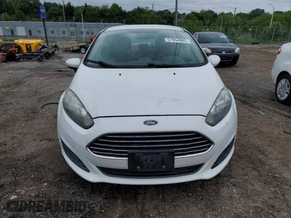 2014 Ford Fiesta S z VIN 3FADP4AJ1EM125465, wystawiony jako Copart lot #57954905 z przebiegiem 91 955 mil mil oraz Nie do naprawy • Non repairable. Historia ofert i sprzedaży dostępna na DreamBid. Obrazek 5.