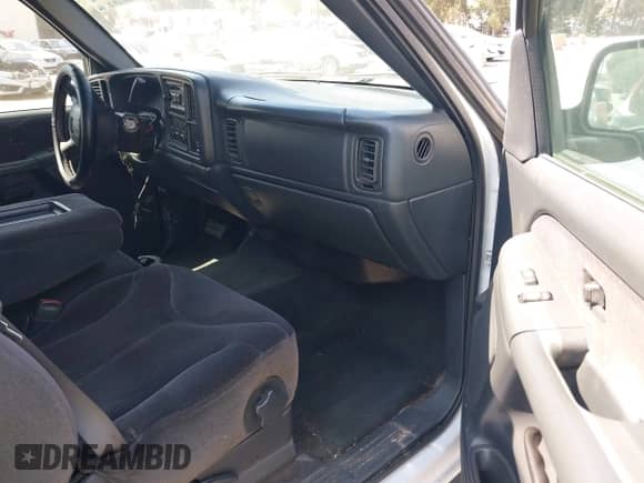 2001 GMC Sierra 1500 SLE z VIN 2GTEC19V111385026, wystawiony jako IAAI lot #42460014 z przebiegiem 228 621 mil mil oraz . Historia ofert i sprzedaży dostępna na DreamBid. Obrazek 5.