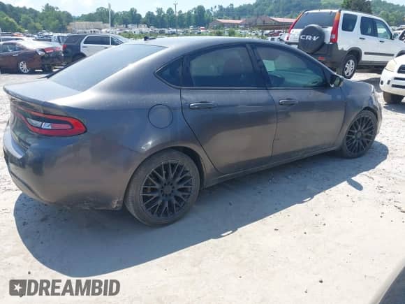 2016 Dodge Dart SXT Sport Blacktop z VIN 1C3CDFFA1GD818638, wystawiony jako IAAI lot #42556391 z przebiegiem 184 381 mil mil oraz . Historia ofert i sprzedaży dostępna na DreamBid. Obrazek 4.