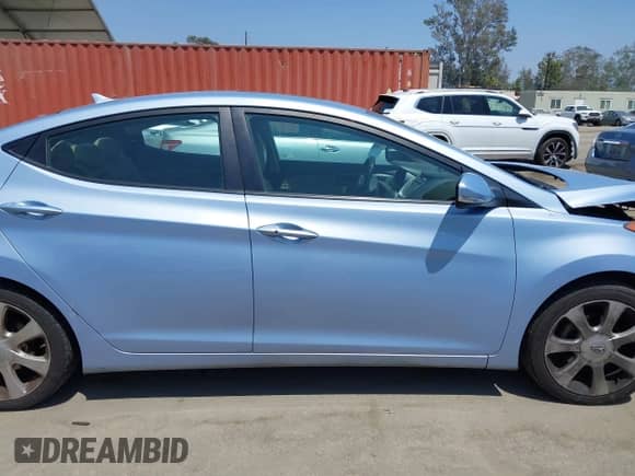 2012 Hyundai Elantra Limited с VIN KMHDH4AE5CU464938, выставлен на аукционе IAAI как лот 42572413 с пробегом 181 076 миль миль и . История ставок и продаж доступна на DreamBid. Изображение 13.