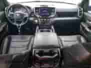 2020 Ram 1500 Laramie z VIN 1C6RREJT7LN160720, wystawiony jako Copart lot #70410455 z przebiegiem 55 863 mil mil oraz Nie do naprawy • Non repairable. Historia ofert i sprzedaży dostępna na DreamBid. Obrazek 8.