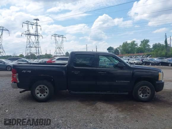 2007 Chevrolet Silverado 1500 LS с VIN 2GCEK13C271652287, выставлен на аукционе IAAI как лот 42392765 с пробегом 203 899 миль миль и . История ставок и продаж доступна на DreamBid. Изображение 13.