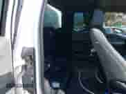 2019 Ford F-150 XL z VIN 1FTEX1C41KKE83608, wystawiony jako IAAI lot #43354361 z przebiegiem 126 831 mil mil oraz . Historia ofert i sprzedaży dostępna na DreamBid. Obrazek 8.