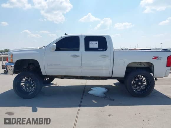 2012 Chevrolet Silverado 1500 LT с VIN 3GCPKSE70CG120326, выставлен на аукционе IAAI как лот 43235194 с пробегом 220 255 миль миль и . История ставок и продаж доступна на DreamBid. Изображение 14.