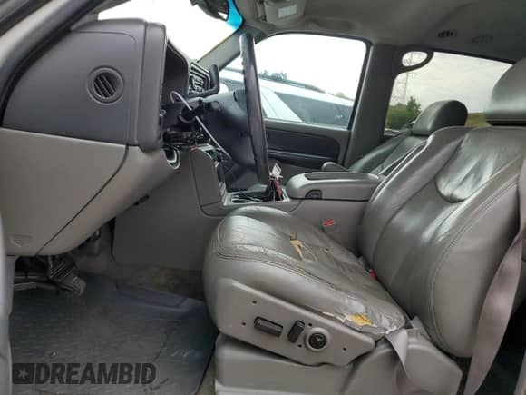 2003 Chevrolet Suburban LT z VIN 3GNFK16Z23G285145, wystawiony jako Copart lot #68668324 z przebiegiem 286 805 mil mil oraz Szkoda całkowita • Salvage title. Historia ofert i sprzedaży dostępna na DreamBid. Obrazek 7.