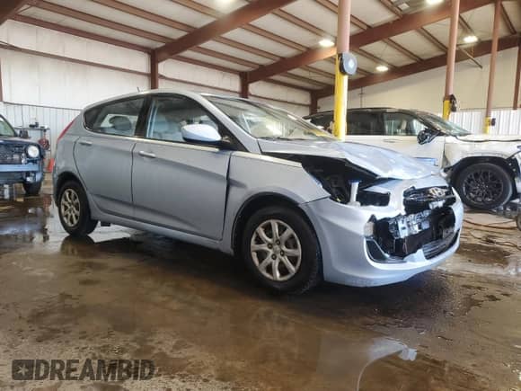 2012 Hyundai Accent GS z VIN KMHCT5AE4CU042837, wystawiony jako Copart lot #89846275 z przebiegiem 85 376 mil mil oraz Szkoda całkowita • Salvage title. Historia ofert i sprzedaży dostępna na DreamBid. Obrazek 4.