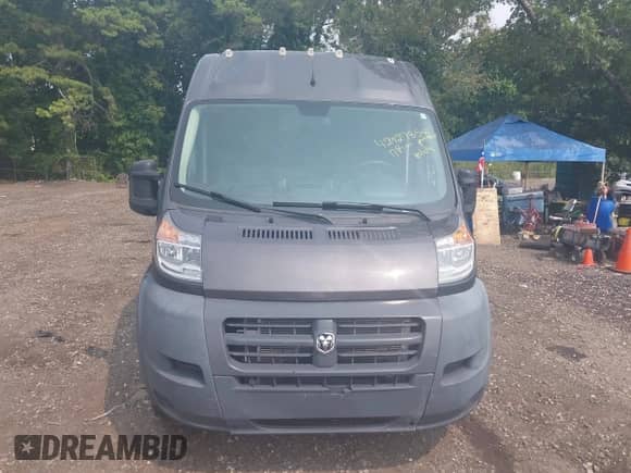 2017 Ram ProMaster Cargo z VIN 3C6TRVCG1HE533431, wystawiony jako IAAI lot #42927858 z przebiegiem 90 056 mil mil oraz . Historia ofert i sprzedaży dostępna na DreamBid. Obrazek 12.