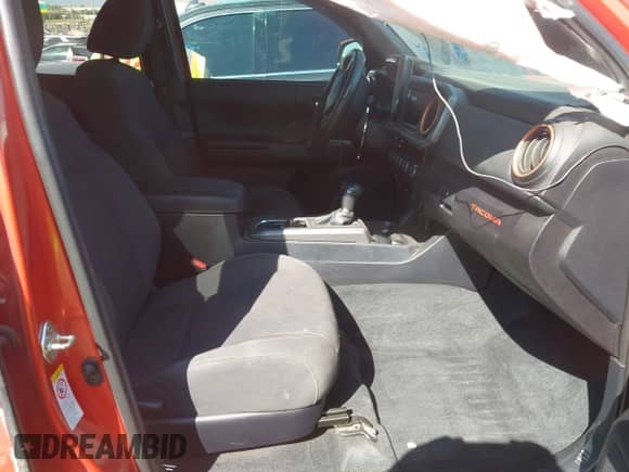 2017 Toyota Tacoma SR5 с VIN 3TMCZ5AN4HM116448, выставлен на аукционе IAAI как лот 43322537 с пробегом 101 929 миль миль и . История ставок и продаж доступна на DreamBid. Изображение 5.