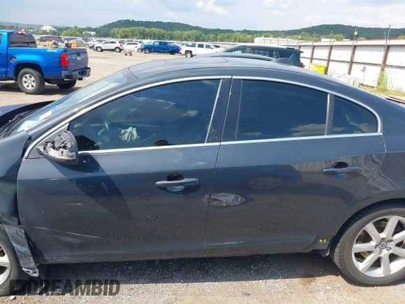 2016 Volvo S60 T5 Drive-E Premier with VIN YV126MFK4G2404550, listed as a IAAI auction lot 42960457 with 178,868 mi miles and . Bid and sale history available at DreamBid. Image 15.