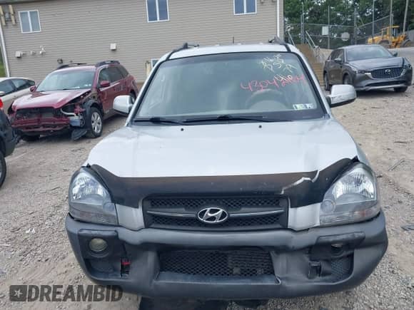 2008 Hyundai Tucson SE with VIN KM8JN72D98U844679, listed as a IAAI auction lot 43042104 with 101,736 mi miles and . Bid and sale history available at DreamBid. Image 11.