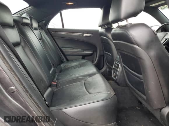 2014 Chrysler 300 C z VIN 2C3CCAKT4EH171553, wystawiony jako Copart lot #53199735 z przebiegiem 208 824 mil mil oraz Czysty tytuł • Clean title. Historia ofert i sprzedaży dostępna na DreamBid. Obrazek 10.