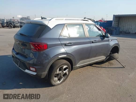2021 Hyundai Venue SEL z VIN KMHRC8A3XMU126284, wystawiony jako IAAI lot #41302612 z przebiegiem 26 804 mil mil oraz . Historia ofert i sprzedaży dostępna na DreamBid. Obrazek 4.