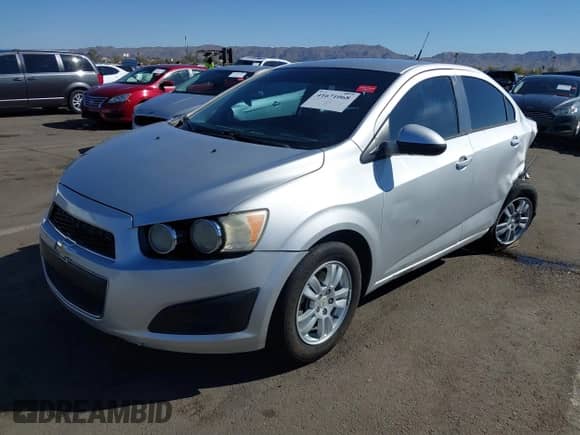 2012 Chevrolet Sonic LS с VIN 1G1JB5SH8C4190098, выставлен на аукционе IAAI как лот 41671068 с пробегом 178 317 миль миль и . История ставок и продаж доступна на DreamBid. Изображение 18.