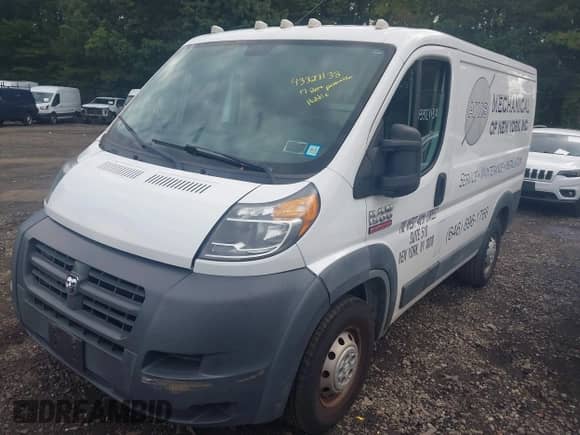 2017 Ram ProMaster Cargo z VIN 3C6TRVNG4HE516135, wystawiony jako IAAI lot #43327138 z przebiegiem 69 758 mil mil oraz . Historia ofert i sprzedaży dostępna na DreamBid. Obrazek 18.