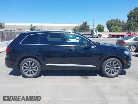 2017 Audi Q7 Premium Plus with VIN WA1LAAF72HD022343, listed as a IAAI auction lot 43039872 with 120,762 mi miles and . Bid and sale history available at DreamBid. Image 13.