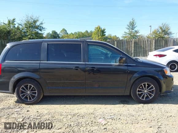 2016 Dodge Grand Caravan SXT z VIN 2C4RDGCG5GR354531, wystawiony jako IAAI lot #43375124 z przebiegiem 196 210 mil mil oraz . Historia ofert i sprzedaży dostępna na DreamBid. Obrazek 13.