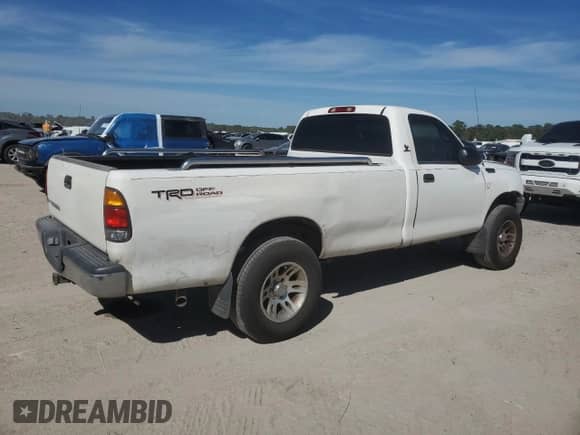 2002 Toyota Tundra z VIN 5TBJN321X2S330430, wystawiony jako Copart lot #48478335 z przebiegiem 216 696 mil mil oraz Szkoda całkowita • Salvage title. Historia ofert i sprzedaży dostępna na DreamBid. Obrazek 3.