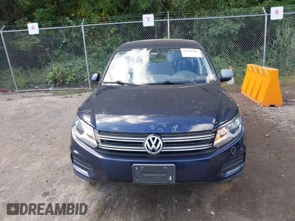 2012 Volkswagen Tiguan S с VIN WVGAV7AX6CW566929, выставлен на аукционе IAAI как лот 43350381 с пробегом 120 266 миль миль и . История ставок и продаж доступна на DreamBid. Изображение 12.