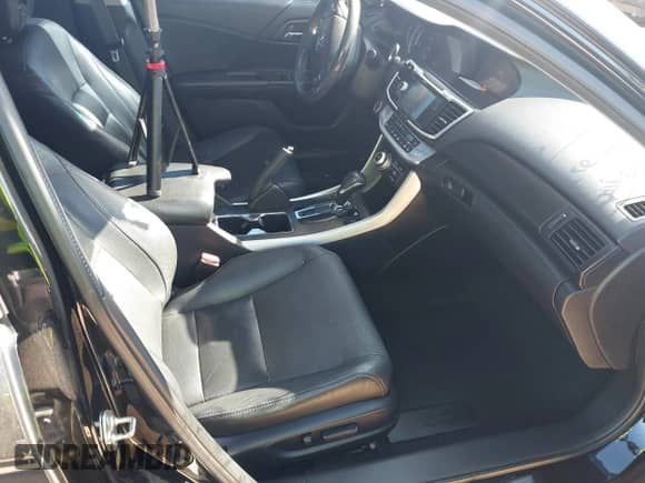 2014 Honda Accord EX-L with VIN 1HGCR2F81EA042224, listed as a IAAI auction lot 43349863 with 225,396 mi miles and . Bid and sale history available at DreamBid. Image 5.