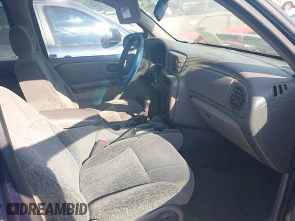 2002 Chevrolet TrailBlazer LS with VIN 1GNDS13S922507783, listed as a IAAI auction lot 42681111 with 237,310 mi miles and . Bid and sale history available at DreamBid. Image 5.