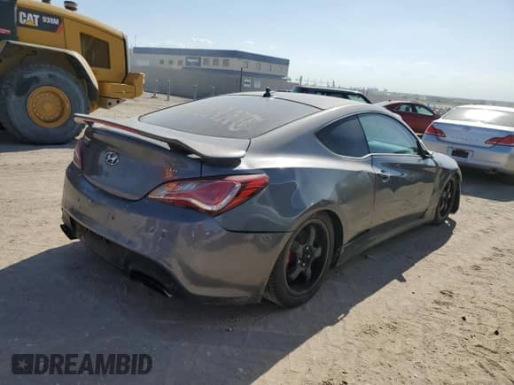 2015 Hyundai Genesis Coupe Ultimate с VIN KMHHU6KJ8FU130377, выставлен на аукционе Copart как лот 55482185 с пробегом 88 297 миль миль и Списание • Salvage title. История ставок и продаж доступна на DreamBid. Изображение 3.