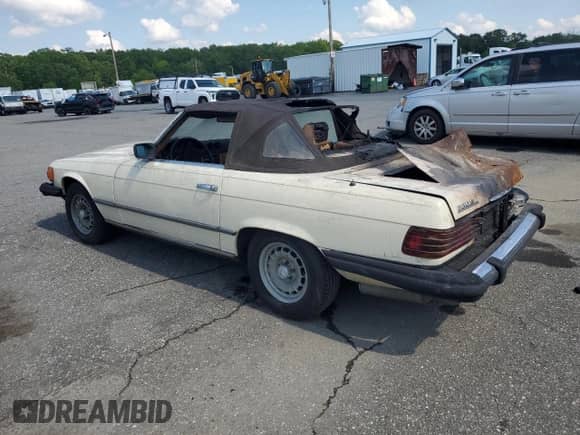 1983 Mercedes-Benz 380 SL with VIN WDBBA45A3DB027653, listed as a Copart auction lot 58926515 with 115,854 mi miles and Salvage title. Bid and sale history available at DreamBid. Image 2.