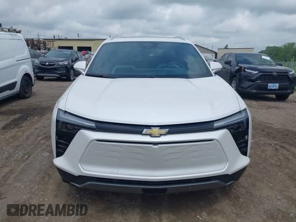 2024 Chevrolet Blazer EV eAWD LT z VIN 3GNKDBRJ3RS214935, wystawiony jako IAAI lot #42608822 z przebiegiem 5 857 mil mil oraz . Historia ofert i sprzedaży dostępna na DreamBid. Obrazek 13.