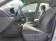 2004 Toyota Camry LE z VIN JTDBE32K540272608, wystawiony jako Copart lot #90066615 z przebiegiem 337 761 mil mil oraz Czysty tytuł • Clean title. Historia ofert i sprzedaży dostępna na DreamBid. Obrazek 7.