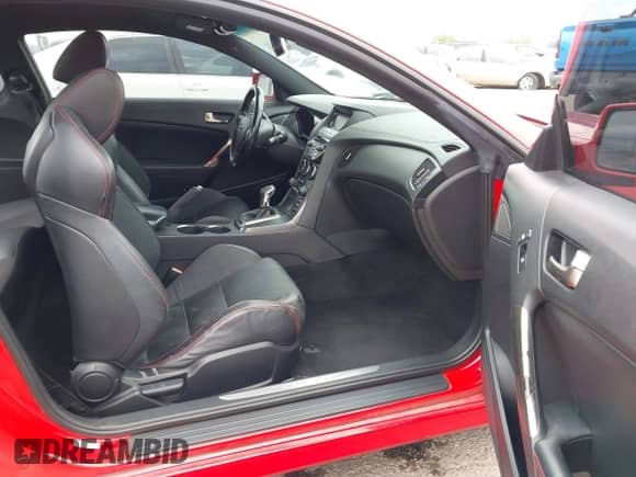 2015 Hyundai Genesis Coupe 3.8L Base с VIN KMHHU6KJ9FU121977, выставлен на аукционе IAAI как лот 43071754 с пробегом 132 406 миль миль и . История ставок и продаж доступна на DreamBid. Изображение 5.