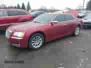 2013 Chrysler 300 C с VIN 2C3CCAEG4DH698893, выставлен на аукционе IAAI как лот 41189845 с пробегом 153 638 миль миль и . История ставок и продаж доступна на DreamBid. Изображение 17.