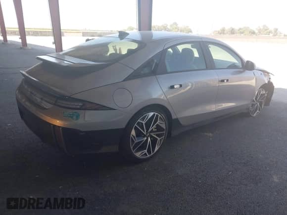 2025 Hyundai Ioniq 6 SEL с VIN KMHM34AA0SA092310, выставлен на аукционе IAAI как лот 43075865 с пробегом 5 296 миль миль и . История ставок и продаж доступна на DreamBid. Изображение 4.