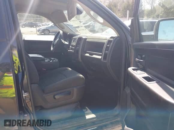 2019 Ram 1500 Tradesman с VIN 1C6RR6FT3KS563110, выставлен на аукционе IAAI как лот 41895738 с пробегом 158 013 миль миль и . История ставок и продаж доступна на DreamBid. Изображение 5.