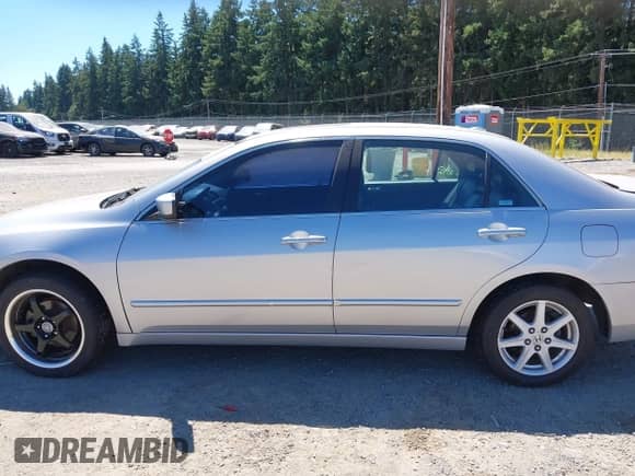 2005 Honda Accord EX-L с VIN 1HGCM66875A009721, выставлен на аукционе IAAI как лот 42824312 с пробегом 126 054 миль миль и . История ставок и продаж доступна на DreamBid. Изображение 14.